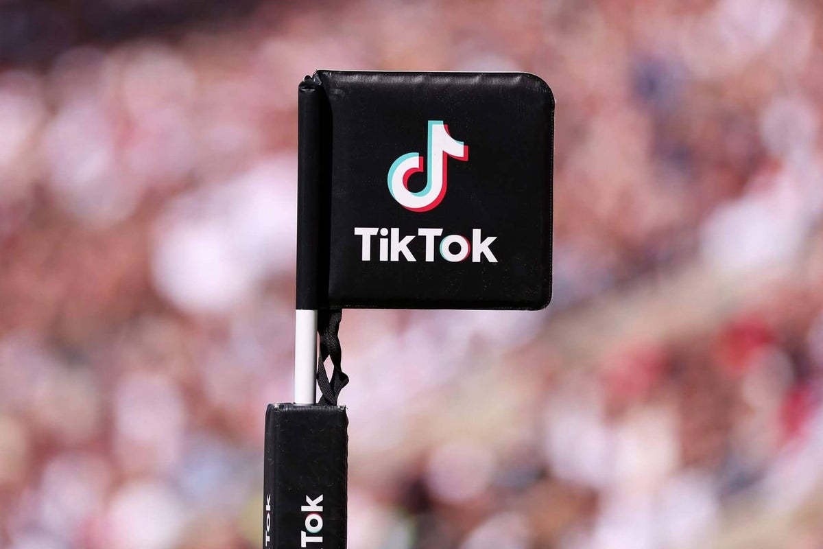 fifa выбирает tiktok в качестве официального партнёра по видео для расширения мультимедийного контента и взаимодействия с болельщиками по всему миру.